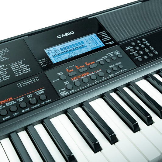 Teclado Casio CASIOTONE con eliminador CT-X700